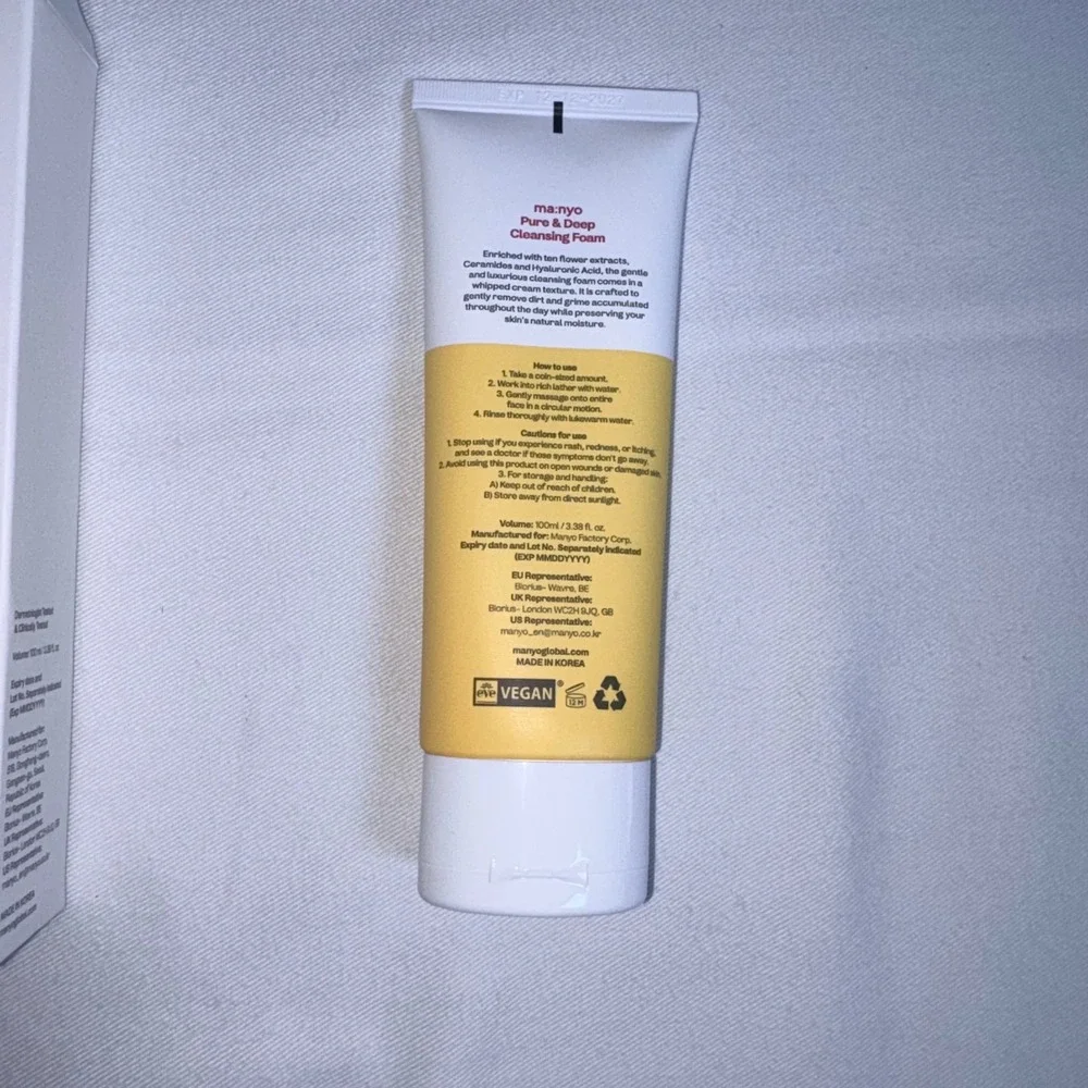 Ma:nyo Pure & Deep Cleansing Foam 100ml White New Damaged Box Hydrating Vegan